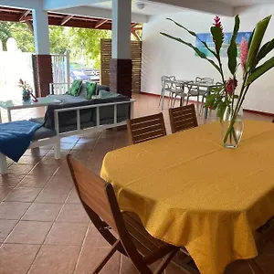 Douceur Des Hauteurs Bas De Villa, Piscine Privee Sainte-Luce
